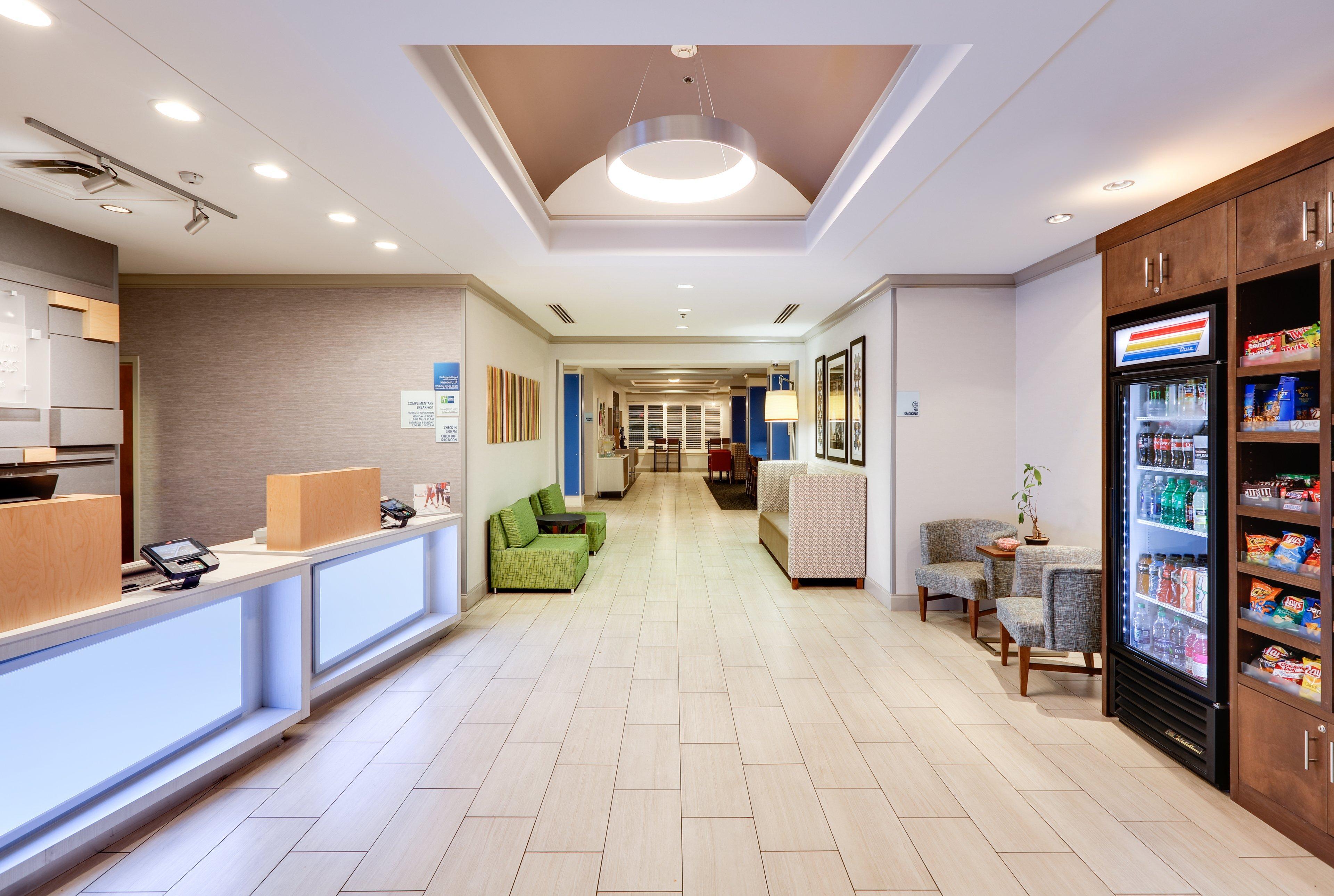 Holiday Inn Express Hotel & Suites Dublin By Ihg Exterior foto